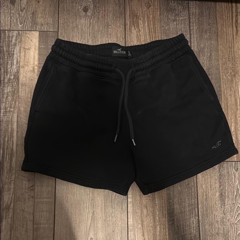Hollister Black Athletic Shorts for Active Comfort